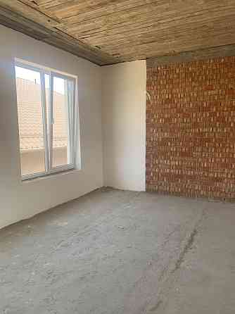 Двухэтажный новый таунхауз с подвалом. Limanka