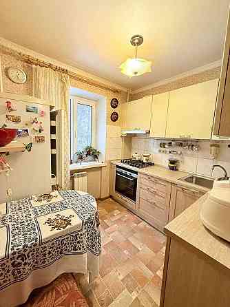 Продаж Квартира 2-кімнатна, 3/5 поверх на Голосіївська вул., д. 18 Kiev