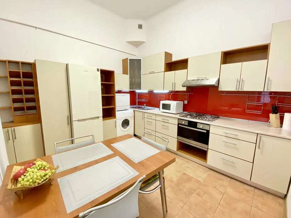 Оренда Квартира 2-кімнатна, 2/3 поверх на Богдана Хмельницького, 36а Київ - фото 1