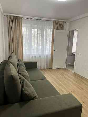 Продаж Квартира 3-кімнатна, 1/5 поверх на Парково-Сирецька вул., д. 10 Kiev