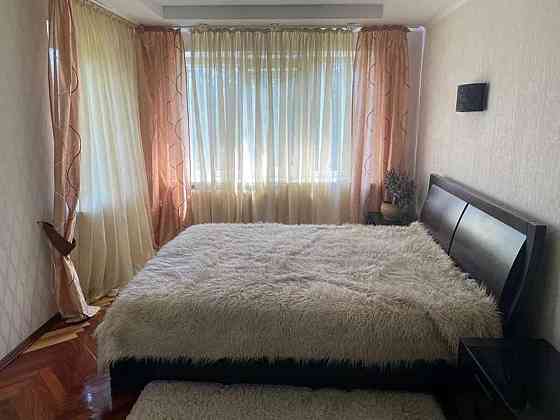 Оренда Квартира 2-кімнатна, 3/5 поверх на Верховного Совета бульв., 18а Kiev