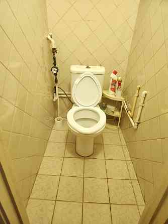 Продаж Квартира 4-кімнатна, 3/5 поверх на вул. Майдан Перемоги Zhytomyr