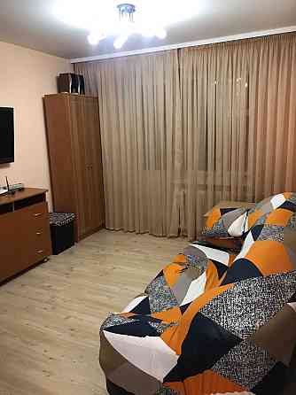 Оренда Квартира 1-кімнатна, 2/9 поверх на вул.Казарменна, 4Б Киев