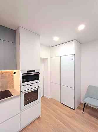 Продаж Квартира 3-кімнатна, 2/10 поверх на Метрологічна вул., д. 107 Київ