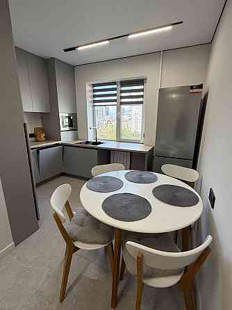 Продаж Квартира 3-кімнатна, 6/9 поверх на Хорольська вул., д. 8/4 Kiev