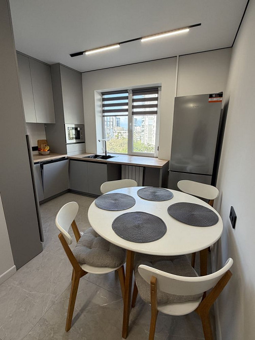 Продаж Квартира 3-кімнатна, 6/9 поверх на Хорольська вул., д. 8/4 Киев - изображение 1