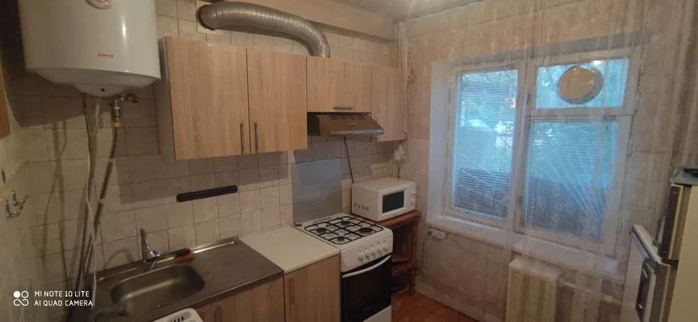 Оренда Квартира 3-кімнатна, 1/9 поверх на ул. Марка Безручко Киев - изображение 1