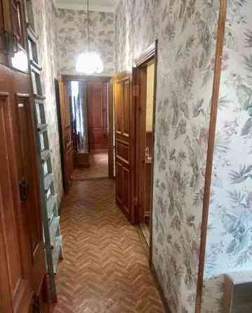 Продаж Квартира 2-кімнатна, 3/3 поверх на Базарная улица, 21 Одесса