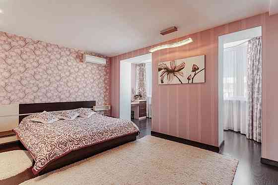 Продам 3-комнатную квартиру с ремонтом в кирпичном доме на ул. Заболотного Одесса