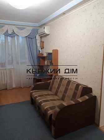 Оренда Квартира 1-кімнатна, 3/5 поверх на Воссоединения просп./Соборності просп. Kiev