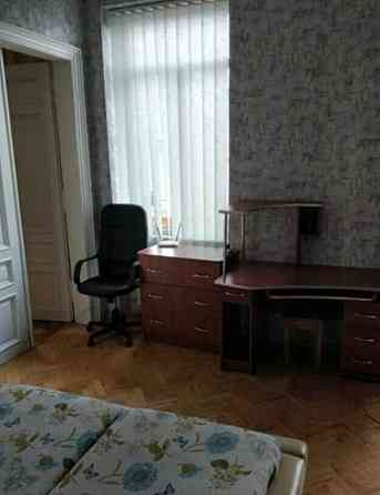 Продаж Квартира 3-кімнатна, 3/3 поверх на вул. Січових Стрільців Ивано-Франковск