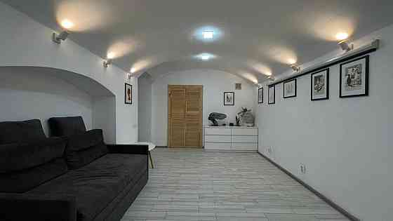 Продаж приміщення вільного призначення на вул. Франка Івана приміщень - 2, поверх - 1/4 Львів