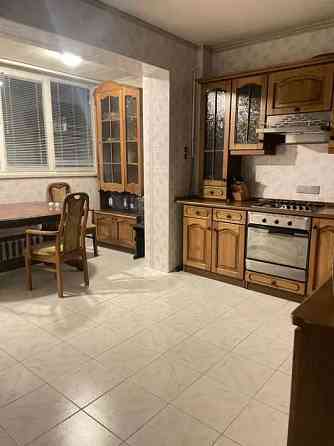 Оренда Квартира 3-кімнатна, 3/10 поверх Київ