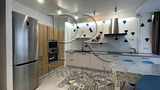 Продаж Квартира 3-кімнатна, 3/10 поверх на Метрологічна вул., д. 109-А Kiev