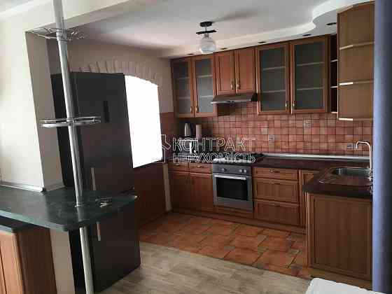 Продаж Квартира 4-кімнатна, 9/9 поверх на вул. Олексіївська Харків