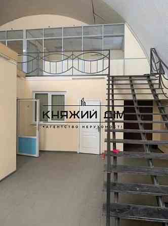 Оренда офісне приміщення на Полковая ул. поверх - 1/2 Київ