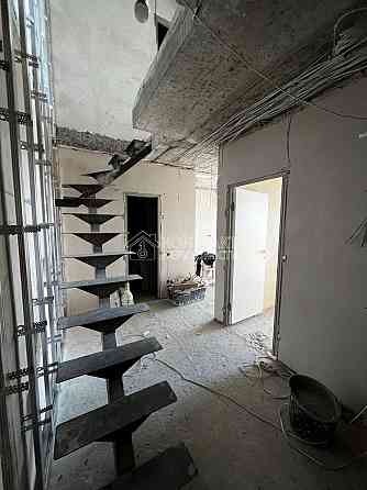 Продаж Квартира 3-кімнатна, 13/13 поверх на вул. проїзд Садовий Харьков