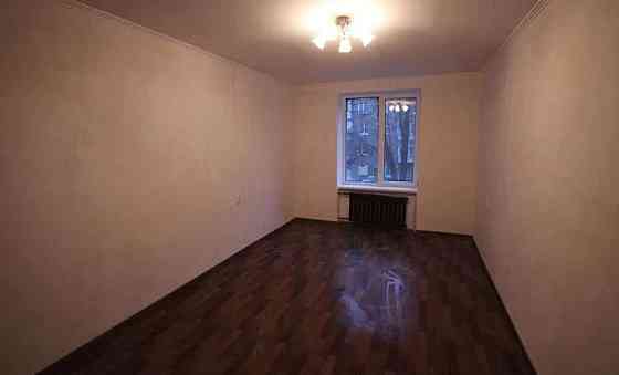 Оренда Квартира 3-кімнатна, 1/5 поверх на ул. Академика Филатова Київ