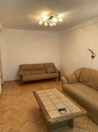 Оренда Квартира 2-кімнатна, 4/9 поверх на ул. Дмитриевская Kiev