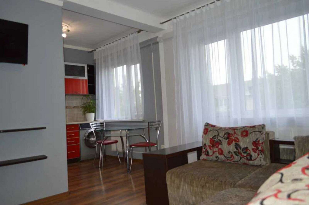 Оренда Квартира 2-кімнатна, 5/5 поверх на пл. Дарницкая Київ - фото 1