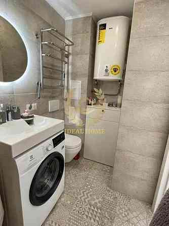 Продається 1 к квартира у центрі ( вул. Кирилівська) Київ