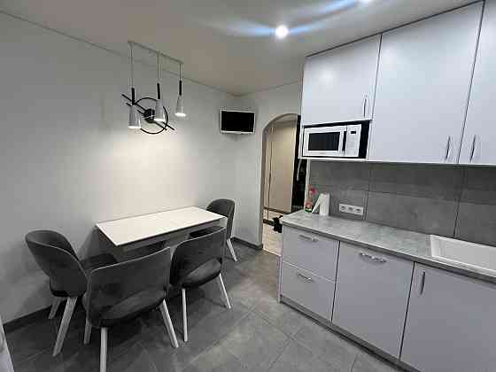 Продаж Квартира 3-кімнатна, 10/10 поверх на вул. Сяйво Львів