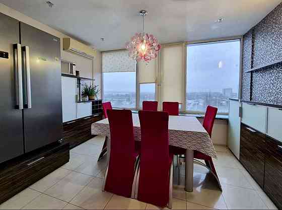 Оренда Квартира 3-кімнатна, 9/10 поверх на Любарского пер., 4А Dnipro