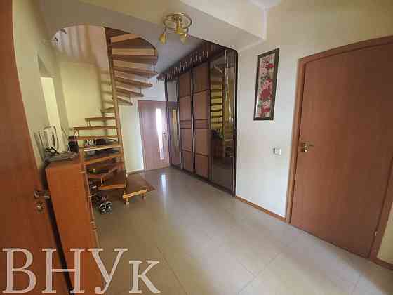 Продаж Квартира 3-кімнатна, 6/6 поверх на вул. Петлюри L'viv