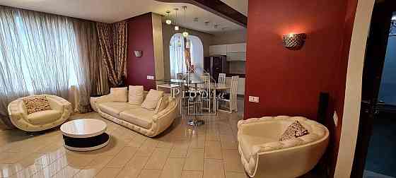 Продаж Будинок 3-кімнатний на Чорновола В'ячеслава вул., 2 Kiev