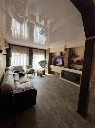 Просторный финский дом с камином и бассейном – идеальный семейный вариант. Ліски (Комінтернівський район)