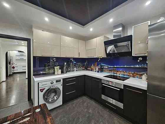 Продаж Квартира 2-кімнатна, 18/25 поверх на Хорольська вул., д. 1А Киев