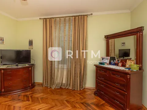 Продаж 2-поверховий   197.5 кв.м 5 кімн. на Федьковича Юрія вулиця 30 Чернівці - фото 3