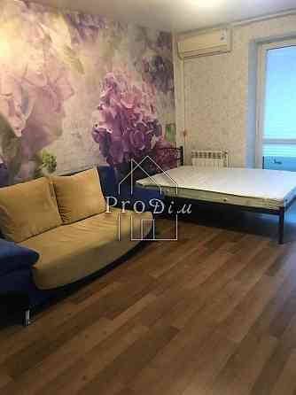 Оренда Квартира 1-кімнатна, 3/5 поверх на Майкопська вул., 1А Киев