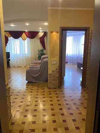 Оренда Квартира 2-кімнатна, 8/25 поверх на Харьковское шоссе Kiev