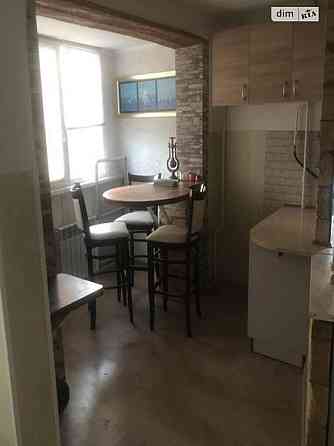 Продаж Квартира 3-кімнатна, 7/16 поверх на Павла Тичини, 20А Kiev