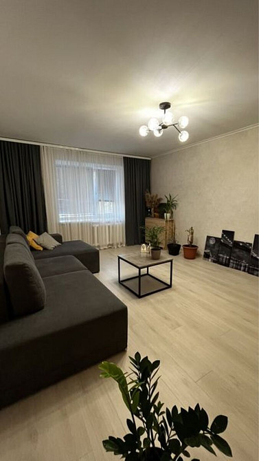 Оренда Квартира 3-кімнатна, 5/5 поверх на Харченко Евгения ул. (Дарницкий) (Ленина), 65 Київ - фото 1