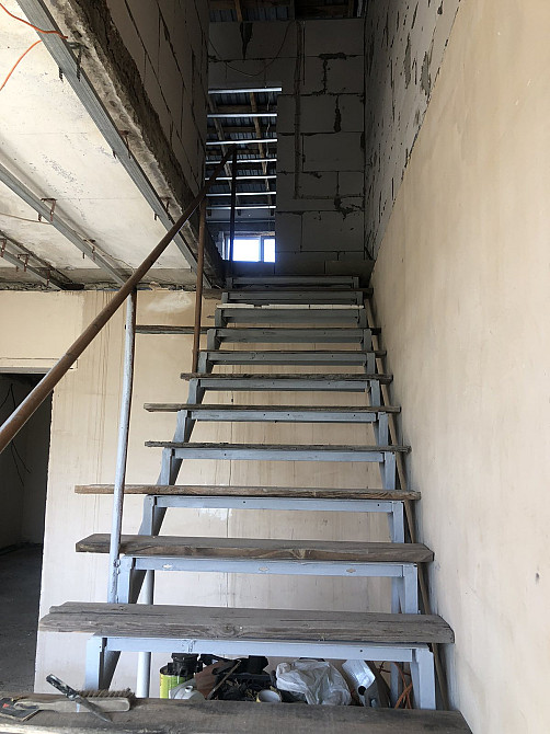 Продам таунхаус 2этажа 130м2 под отделочные работы со всеми коммуникациями в границах коттеджного городка в Прилиманском Прилиманське - фото 3