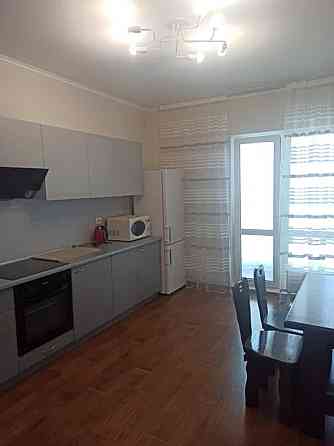 Оренда Квартира 1-кімнатна, 19/24 поверх на Ревуцького, 54б Kiev