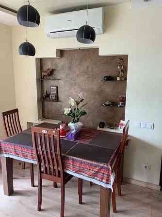 Оренда Квартира 3-кімнатна, 16/16 поверх на ул. Алексея Тихого Київ