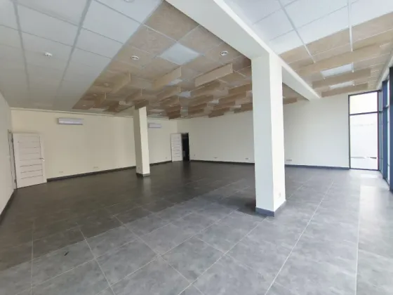 Здається Офісні приміщення площа 120 кв.м 2-й поверх Ужгород Корятовича 33 Ужгород