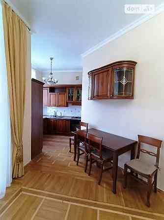 Оренда Квартира 3-кімнатна, 5/6 поверх на ул. Сечевых Стрельцов Киев