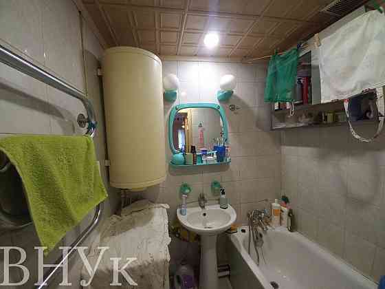 Продаж Квартира 4-кімнатна, 6/9 поверх на вул. Трильовського Львів