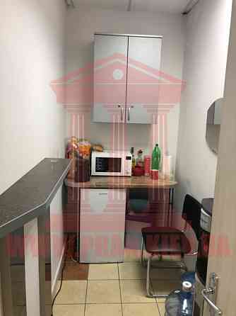 Оренда офісне приміщення на Межигорская ул. поверх - 1/3 Київ