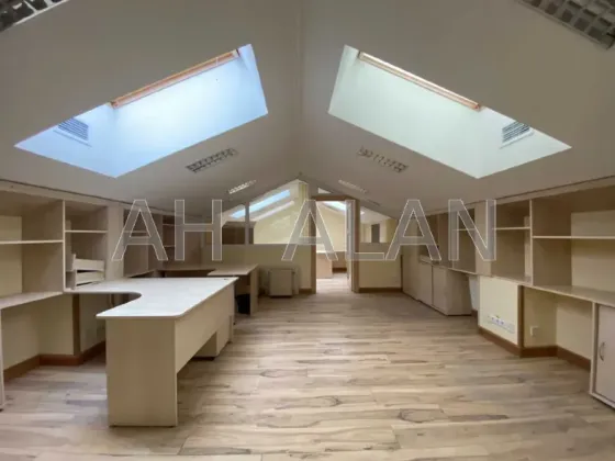 Продажа Бизнес-центр / Административное здание площадь 1659 кв.м  на Саксаганського Киев