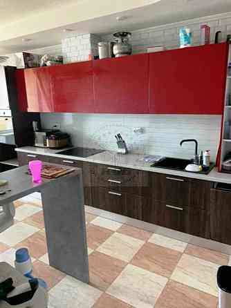 2 кімнатна, вул. Верховинна 35, Святошинський р-н Киев