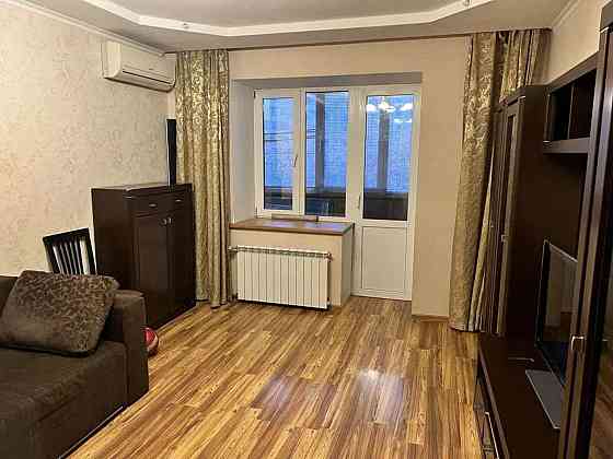 Оренда Квартира 3-кімнатна, 2/14 поверх на ул. Вишняковская Київ