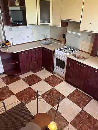 Оренда Квартира 3-кімнатна, 4/9 поверх на Ревуцкого ул., 35 Киев