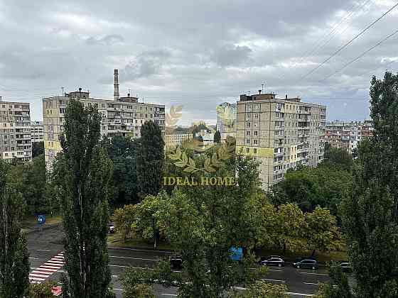 Продаж Квартира 2-кімнатна, 10/10 поверх на Порика Василия пр-т, 15 Київ