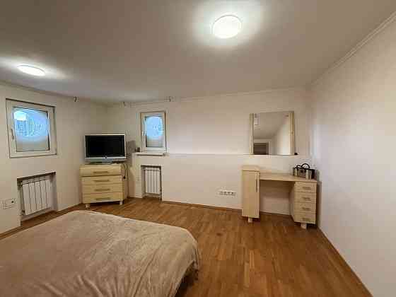 Продаж Квартира 5-кімнатна, 14/15 поверх на Гоголівська вул., д. 27 Киев