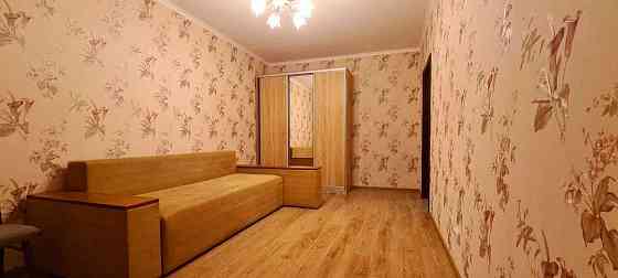 Оренда Квартира 3-кімнатна, 10/12 поверх на Харьковское шоссе Київ